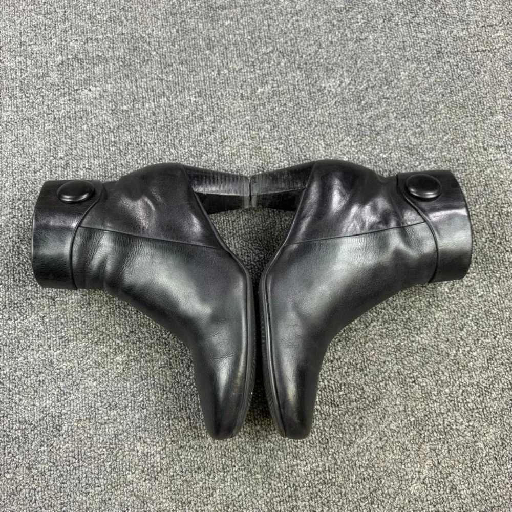 Women's Ecco‎ Black Leather Side Zip Short Campus Heel Boots Women's size 38